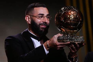 Ballon d'or 2022 : Le Sultan Benzema intronisé.. Ballon d'or 2022 : Le Sultan Benzema intronisé..