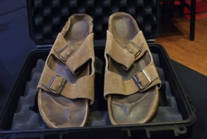 Ces sandales ayant appartenu à Steve Jobs pourraient être vendues 80 000€