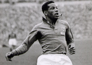 Mondial 2022 : Un vieux record de feu Larbi Ben Barek avec l'équipe de France vient de tomber Mondial 2022 : Un vieux record de feu Larbi Ben Barek avec l'équipe de France vient de tomber