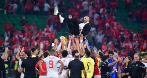 Hoalid Regragui : "Une victoire pour l'histoire, mais c'est pas fini!" Hoalid Regragui : "Une victoire pour l'histoire, mais c'est pas fini!"