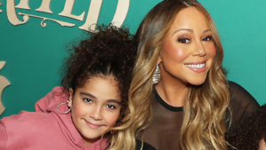 Mariah Carey sur scène avec sa fille Monroe ! Mariah Carey sur scène avec sa fille Monroe !