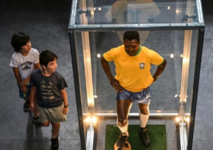 Brésil : Les fans entre inquiétude et nostalgie au Musée Pelé de Santos