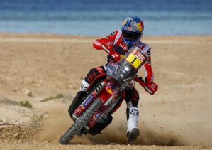Dakar 2023 : Le tenant du titre motos Sam Sunderland abandonne après une chute Dakar 2023 : Le tenant du titre motos Sam Sunderland abandonne après une chute