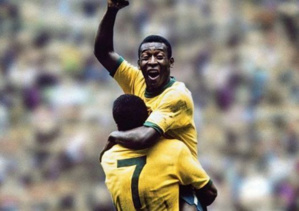 Les Brésiliens font leurs adieux au légendaire Pelé