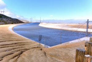 Innovation : Produire de l'électricité tout en protégeant l'eau de l'évaporation ! Innovation : Produire de l'électricité tout en protégeant l'eau de l'évaporation !