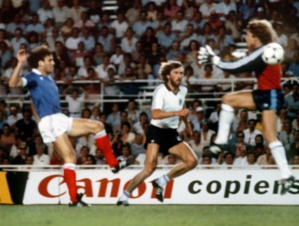 Il y a 4O ans , France - Allemagne au Mundial 1982 Il y a 4O ans , France - Allemagne au Mundial 1982