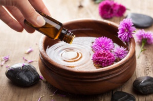 Aromathérapie : tout savoir sur l'utilisation des huiles essentielles Aromathérapie : tout savoir sur l'utilisation des huiles essentielles
