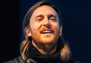IA : David Guetta recrée la voix d’Eminem sur un morceau IA : David Guetta recrée la voix d’Eminem sur un morceau