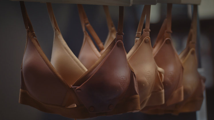 Le premier soutien-gorge de dépistage du cancer du sein pour les femmes noires Le premier soutien-gorge de dépistage du cancer du sein pour les femmes noires