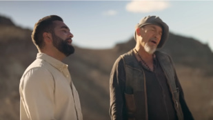 "Encore" : Kendji Girac dévoile son nouveau clip en duo avec Florent Pagny "Encore" : Kendji Girac dévoile son nouveau clip en duo avec Florent Pagny