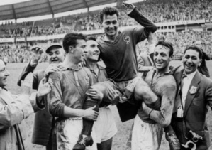 Portrait : Just Fontaine, l'homme aux treize buts Portrait : Just Fontaine, l'homme aux treize buts