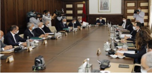 Face aux défis et aux incertitudes, le « cinéma muet » du gouvernement Face aux défis et aux incertitudes, le « cinéma muet » du gouvernement