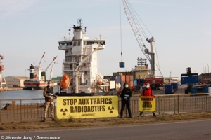 Un cargo a déchargé, mardi 28 février 2023, de l'uranium en provenance de Russie, sur le port de Dunkerque.