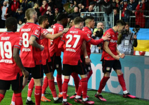 Bundesliga : battu à Leverkusen, le Bayern cède la tête du championnat à Dortmund Bundesliga : battu à Leverkusen, le Bayern cède la tête du championnat à Dortmund