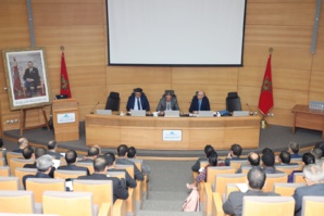 Le gouvernement décide de mener une revue des dépenses publiques dans les secteurs de l'eau et de l'éducation. Le gouvernement décide de mener une revue des dépenses publiques dans les secteurs de l'eau et de l'éducation.