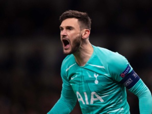 Tottenham pousse Hugo Lloris vers la sortie Tottenham pousse Hugo Lloris vers la sortie
