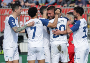 Serie A : la Lazio conforte sa 2e place, la Roma dans la course Serie A : la Lazio conforte sa 2e place, la Roma dans la course