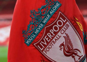 Premier League : le car de Liverpool visé par un projectile après le match contre City Premier League : le car de Liverpool visé par un projectile après le match contre City