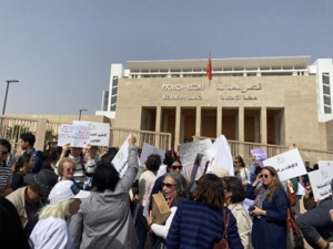 Un jugement « léger » dans une affaire de viol enflamme la société civile marocaine Un jugement « léger » dans une affaire de viol enflamme la société civile marocaine