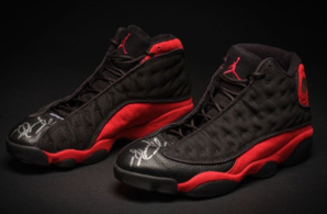 Une paire de baskets de Michael Jordan vendue pour un montant record de 2,2 millions de dollars Une paire de baskets de Michael Jordan vendue pour un montant record de 2,2 millions de dollars