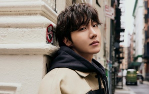 J-Hope devient le deuxième membre de BTS à s'enrôler dans l'armée J-Hope devient le deuxième membre de BTS à s'enrôler dans l'armée