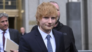 Accusé de plagiat, Ed Sheeran joue de la guitare au tribunal Accusé de plagiat, Ed Sheeran joue de la guitare au tribunal