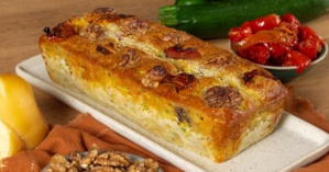 Cake salé aux tomates confites et courgettes