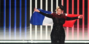 Eurovision 2023 : Le « doigt d'honneur » de La Zarra indigne les internautes Eurovision 2023 : Le « doigt d'honneur » de La Zarra indigne les internautes
