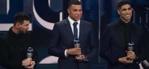 Achraf Hakimi Le 27 février 2023, à Paris, lors de la cérémonie The Best - Fifa. Achraf Hakimi Le 27 février 2023, à Paris, lors de la cérémonie The Best - Fifa.