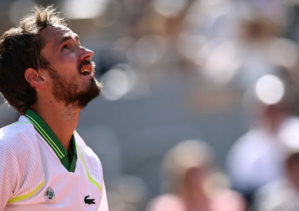 Roland-Garros : Daniil Medvedev, 2e mondial, battu d'entrée Roland-Garros : Daniil Medvedev, 2e mondial, battu d'entrée