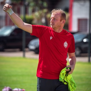 Sven Vandenbroeck a déclaré : Al Ahly a mérité sa victoire, nous avons manqué d'audace. Sven Vandenbroeck a déclaré : Al Ahly a mérité sa victoire, nous avons manqué d'audace.