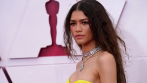 Zendaya se voit refuser l'accès à un restaurant en raison de sa tenue - Elle s'explique Zendaya se voit refuser l'accès à un restaurant en raison de sa tenue - Elle s'explique