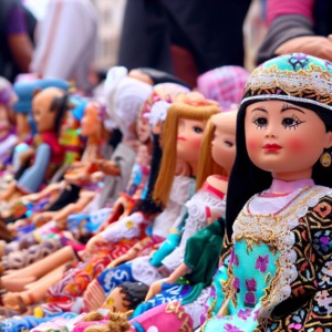 Journée mondiale de la poupée : On n'est jamais trop vieux pour jouer à la poupée !