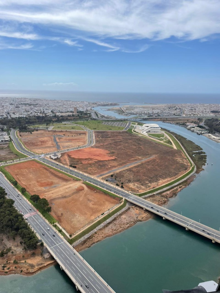 La vue à partir de la tour Mohammed 6 à Rabat La vue à partir de la tour Mohammed 6 à Rabat