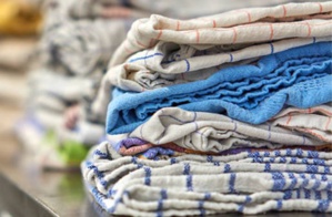 Torchons de cuisine sales, jaunis, gras : comment les nettoyer efficacement ? Torchons de cuisine sales, jaunis, gras : comment les nettoyer efficacement ?