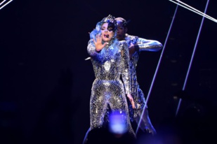 Lady Gaga annonce de nouveaux projets à ses fans