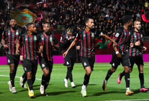 Après 15 ans, l'AS FAR remporte le titre de champion du Maroc en Botola Pro D1 Inwi Après 15 ans, l'AS FAR remporte le titre de champion du Maroc en Botola Pro D1 Inwi