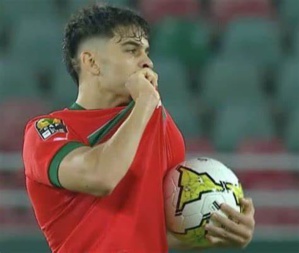 ELzalzouli , auteur de deux buts sur pénalty ,désigné homme du match ELzalzouli , auteur de deux buts sur pénalty ,désigné homme du match
