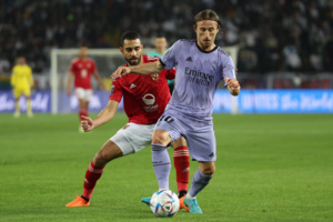 Modric prolonge au Real Madrid jusqu'en juin 2024 Modric prolonge au Real Madrid jusqu'en juin 2024