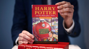 Harry Potter : édition rare du premier livre vendue à prix exorbitant ! Harry Potter : édition rare du premier livre vendue à prix exorbitant !