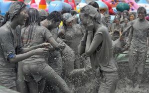 Des festivités hors normes : Voici les festivals les plus insolites et captivants du globe Des festivités hors normes : Voici les festivals les plus insolites et captivants du globe