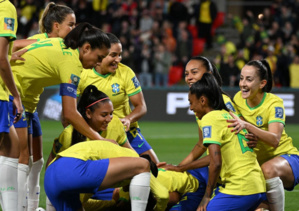 Mondial féminin : le Brésil déroule et met la France sous pression Mondial féminin : le Brésil déroule et met la France sous pression