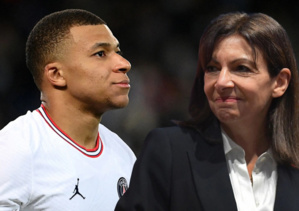 Anne Hidalgo, maire de Paris, tacle le PSG pour Mbappé Anne Hidalgo, maire de Paris, tacle le PSG pour Mbappé