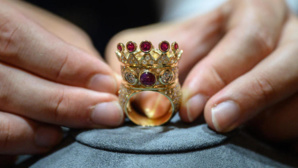 Une bague du rappeur Tupac atteint plus d'un million de dollars lors d'une vente aux enchères Une bague du rappeur Tupac atteint plus d'un million de dollars lors d'une vente aux enchères