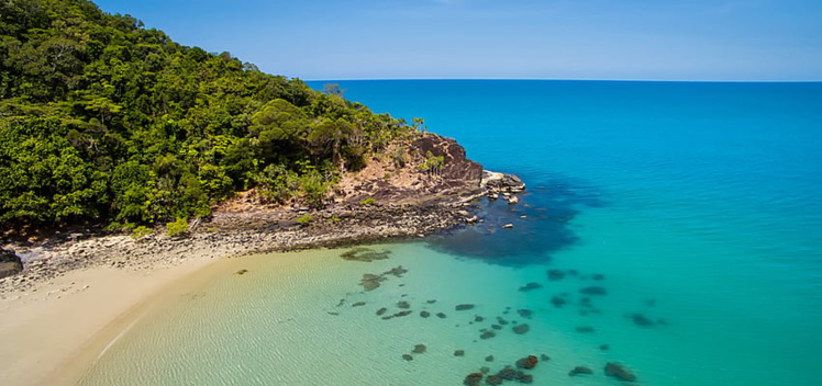 Je n'irai jamais me baigner dans cette plage Je n'irai jamais me baigner dans cette plage