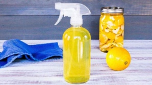 Astuce écolo : Fabriquez votre nettoyant maison avec zestes de citron et vinaigre blanc Astuce écolo : Fabriquez votre nettoyant maison avec zestes de citron et vinaigre blanc
