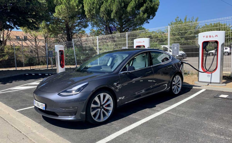 Compteur d’autonomie trafiqué chez Tesla : une première plainte a été déposée ! Compteur d’autonomie trafiqué chez Tesla : une première plainte a été déposée !