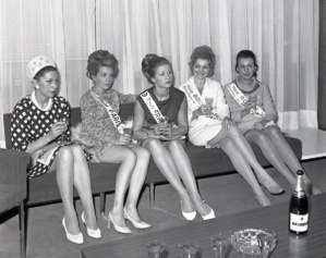 Miss Geneviève… Miss Geneviève…