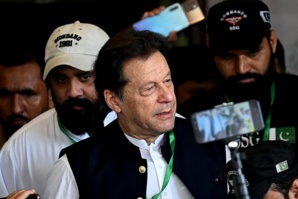 L'ex-Premier ministre pakistanais Imran Khan condamné pour corruption et arrêté