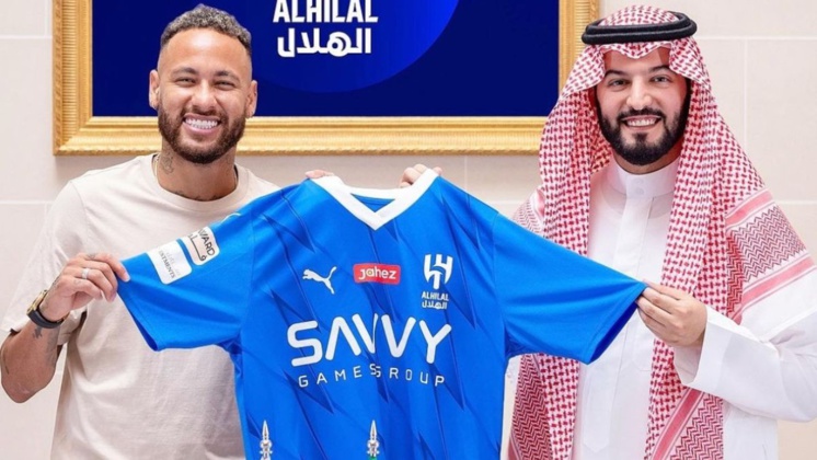 Neymar reçoit une flotte de supercars avec son transfert à Al-Hilal Neymar reçoit une flotte de supercars avec son transfert à Al-Hilal